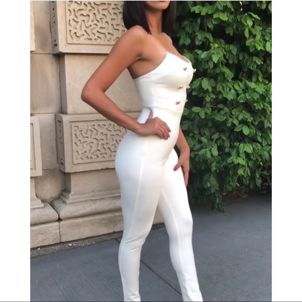 Miss Circle Ivory Casual meets sexy in “Antonella”